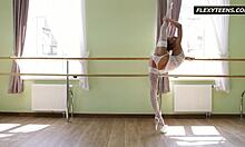 裸体俄罗斯体操运动员Inessas的杂技技巧的热门自制视频